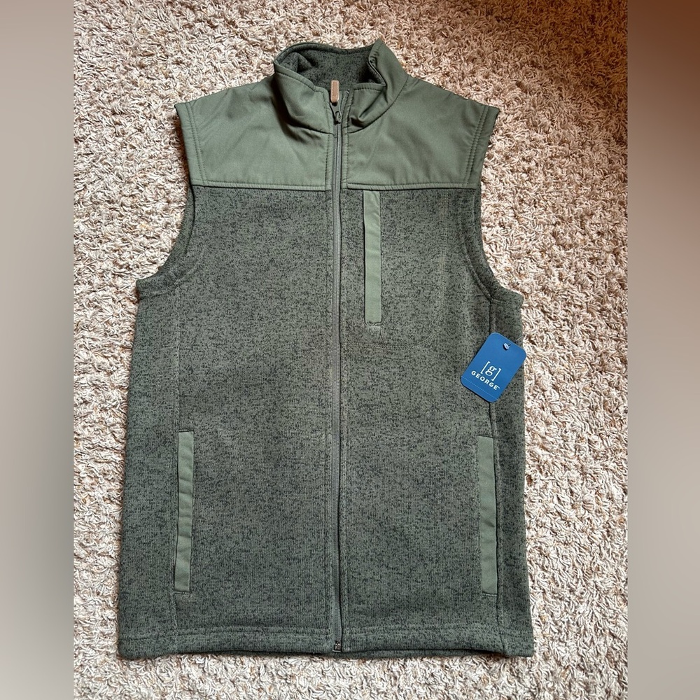 Men’s NWT George Fleece Vest; Green; Size Small (34-36)